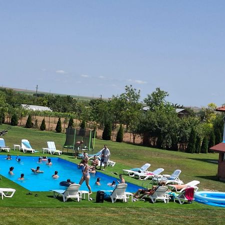 Pensiunea Paradiso Sarinasuf Buitenkant foto