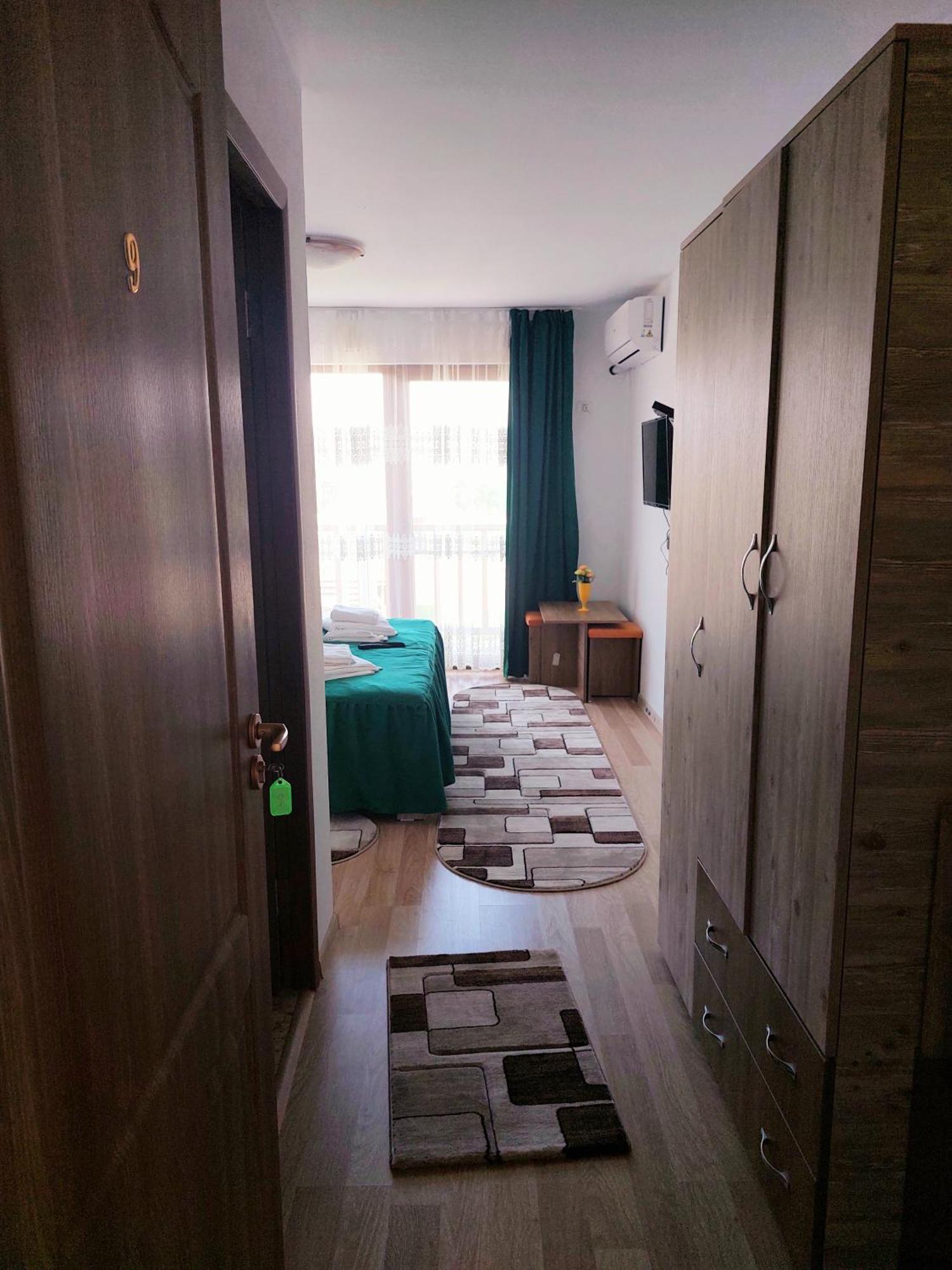Pensiunea Paradiso Sarinasuf Buitenkant foto