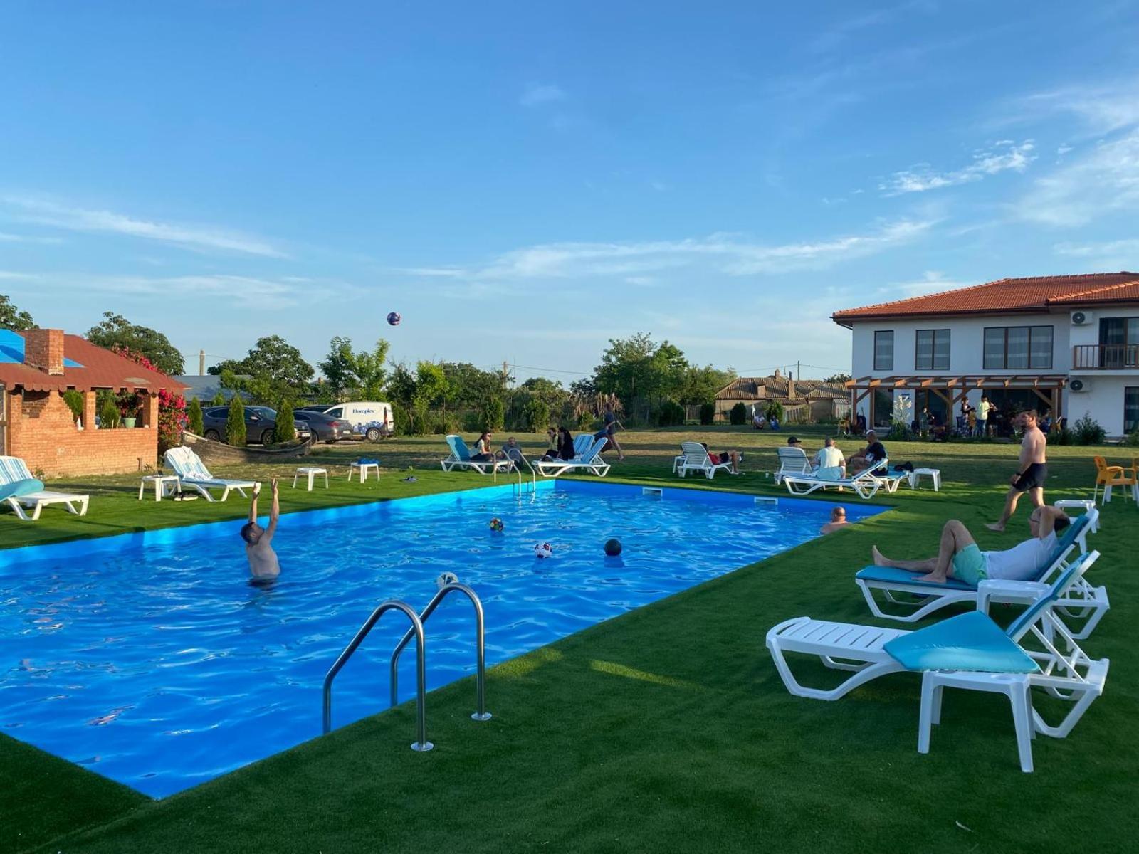 Pensiunea Paradiso Sarinasuf Buitenkant foto