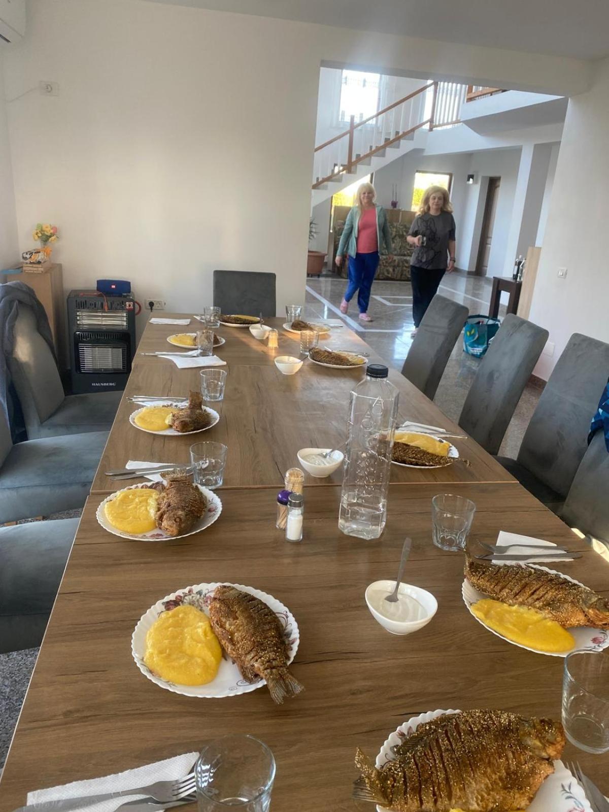 Pensiunea Paradiso Sarinasuf Buitenkant foto