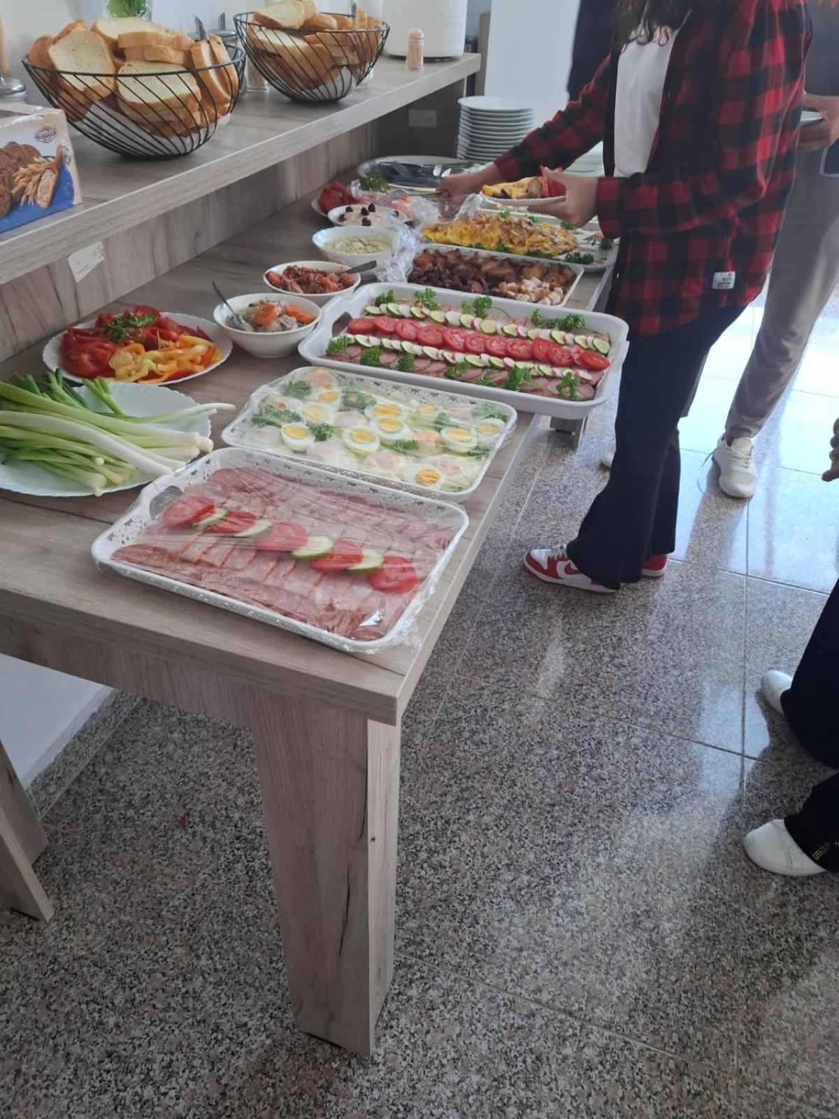 Pensiunea Paradiso Sarinasuf Buitenkant foto
